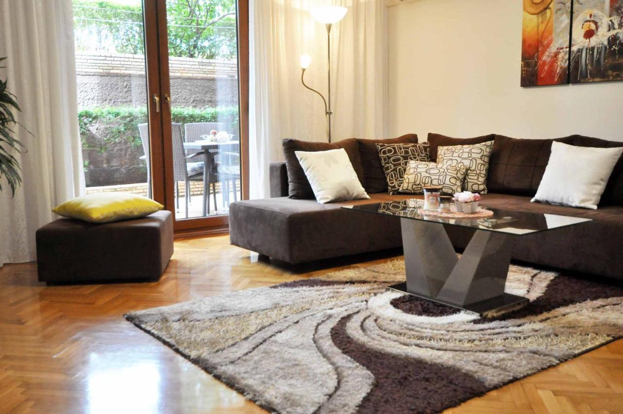 Apartman Lory Pula Exterior photo