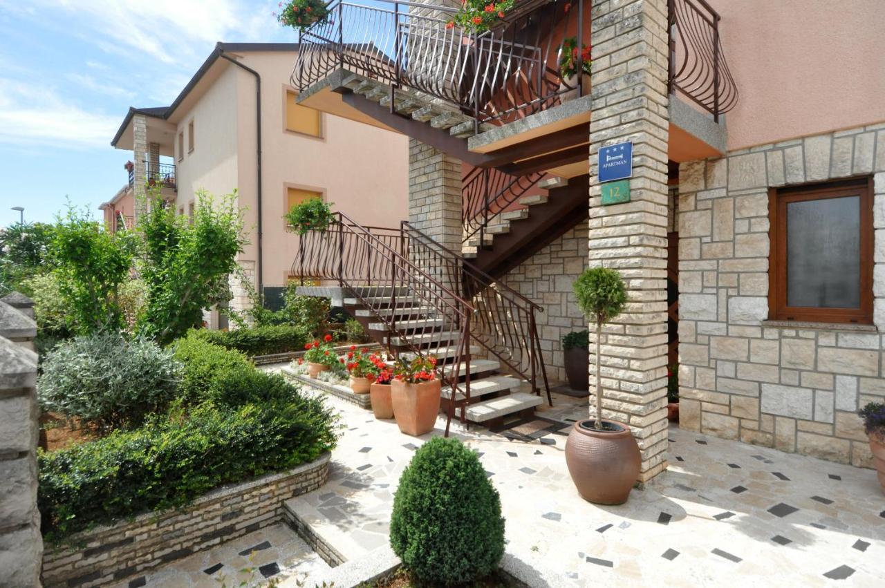 Apartman Lory Pula Exterior photo