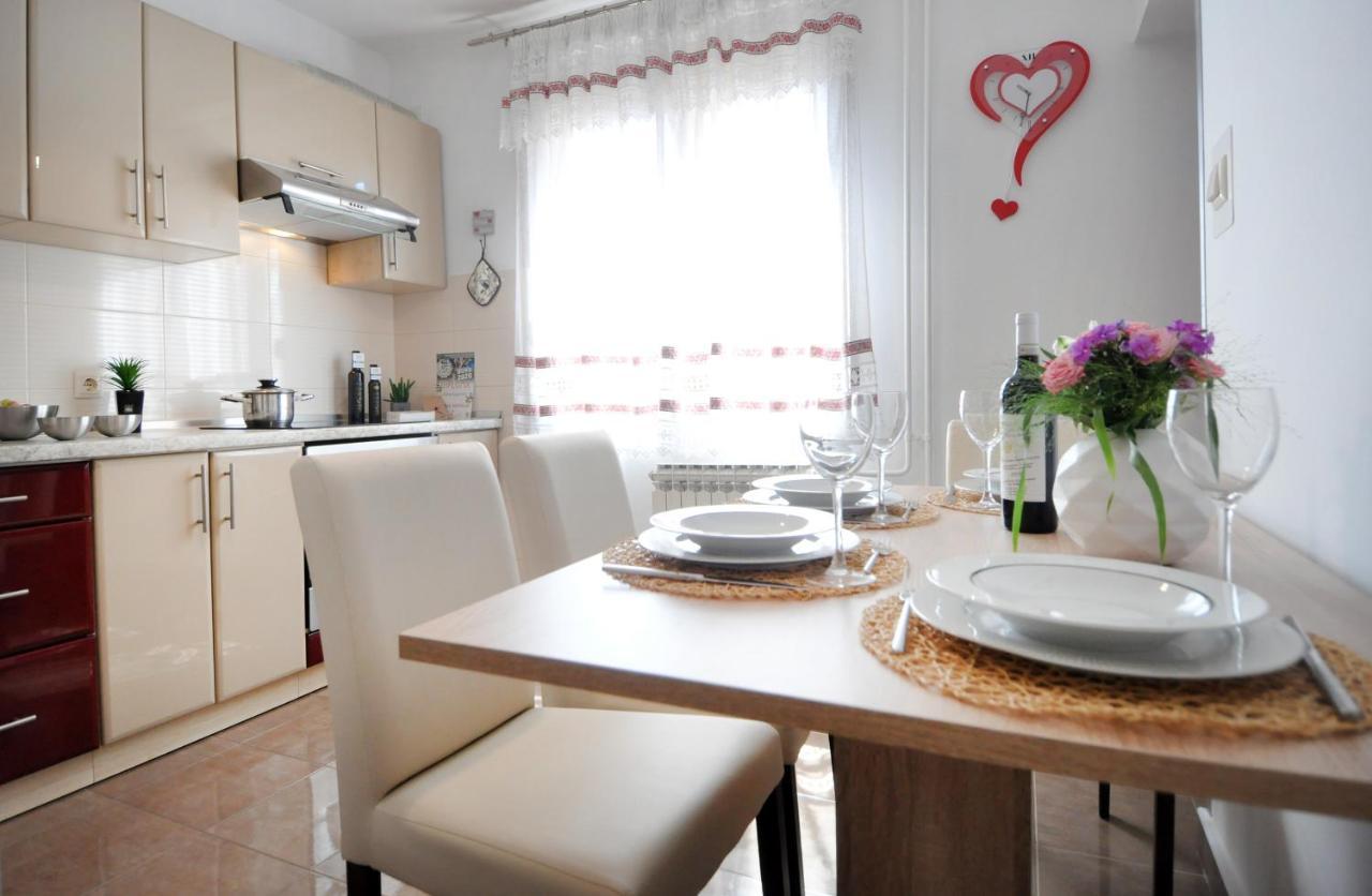 Apartman Lory Pula Exterior photo